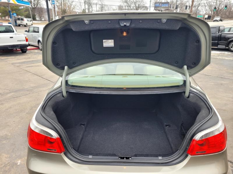 BMW 5-Series 525i 2006