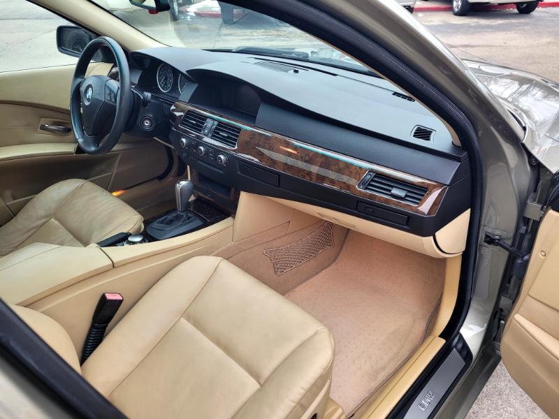BMW 5-Series 525i 2006