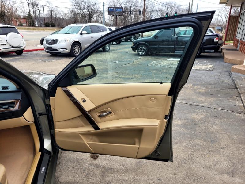 BMW 5-Series 525i 2006