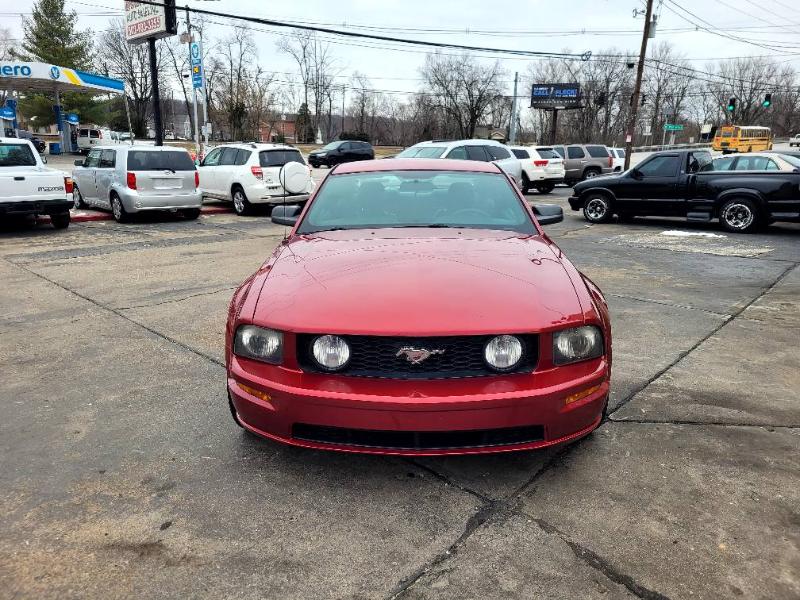 Ford Mustang GT Deluxe Coupe 2005