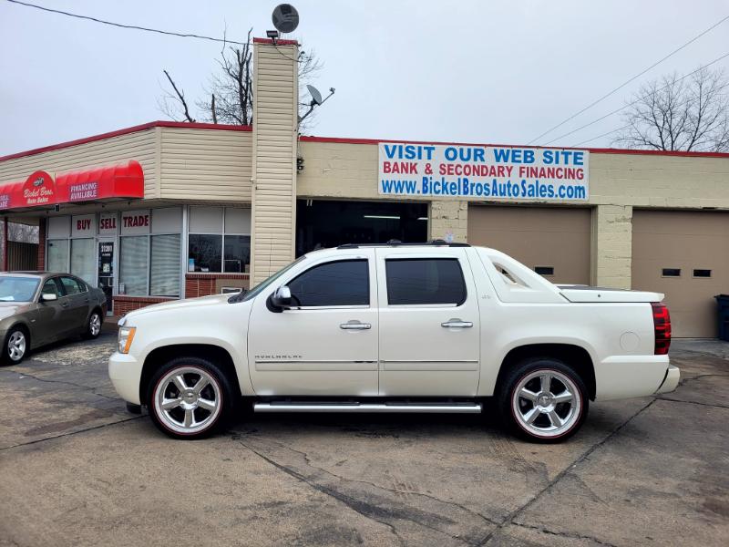 Chevrolet Avalanche LTZ 4WD 2011