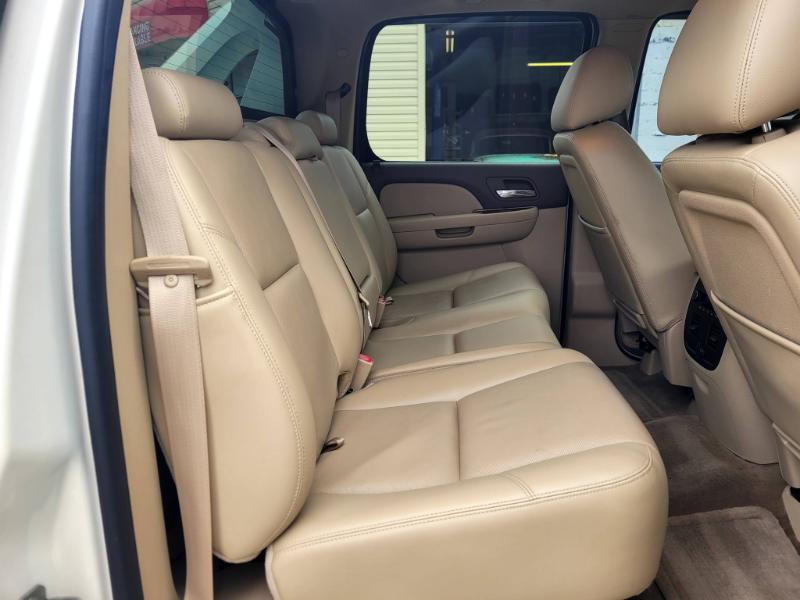 Chevrolet Avalanche LTZ 4WD 2011