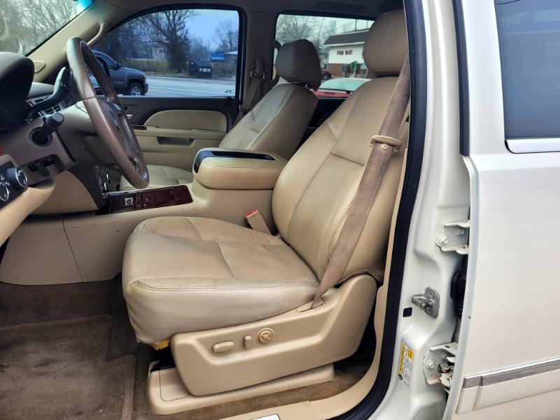 Chevrolet Avalanche LTZ 4WD 2011