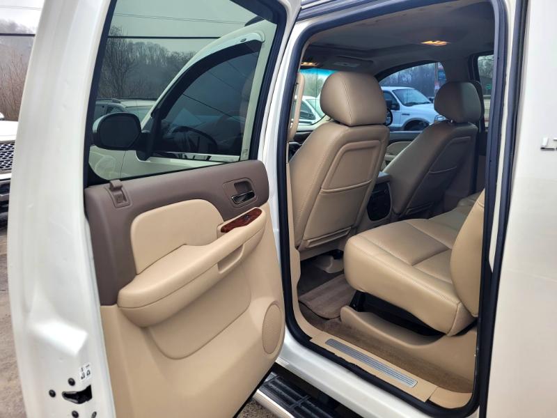 Chevrolet Avalanche LTZ 4WD 2011