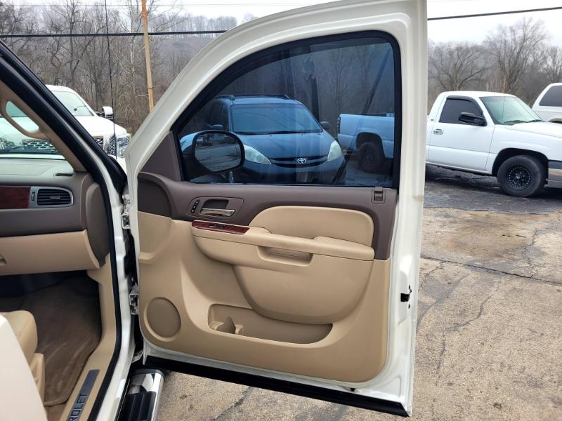 Chevrolet Avalanche LTZ 4WD 2011