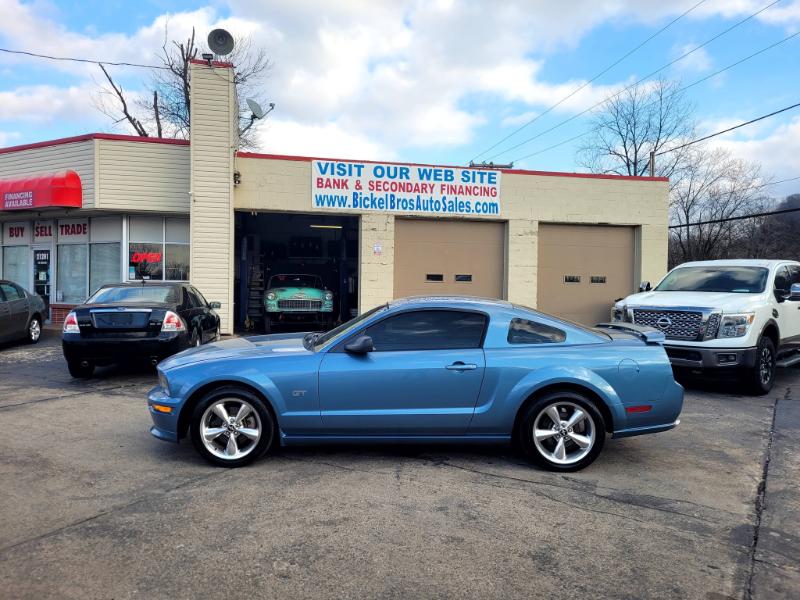 Ford Mustang GT Deluxe Coupe 2006