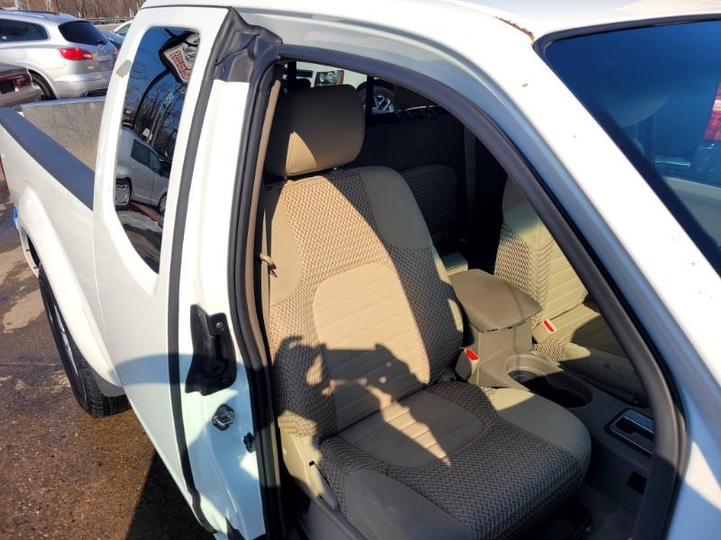 Nissan Frontier SV King Cab I4 5MT 2WD 2017