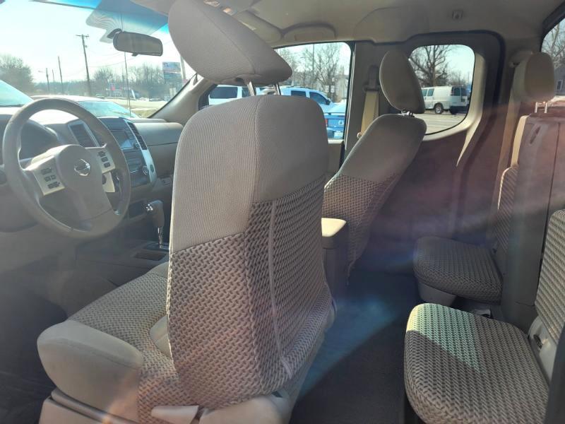 Nissan Frontier SV King Cab I4 5MT 2WD 2017