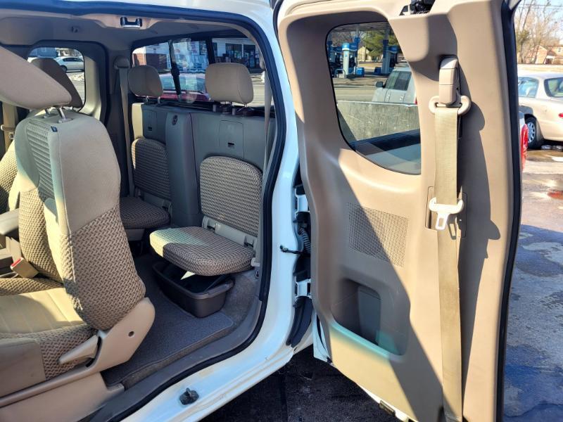 Nissan Frontier SV King Cab I4 5MT 2WD 2017