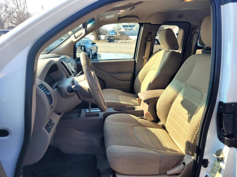 Nissan Frontier SV King Cab I4 5MT 2WD 2017