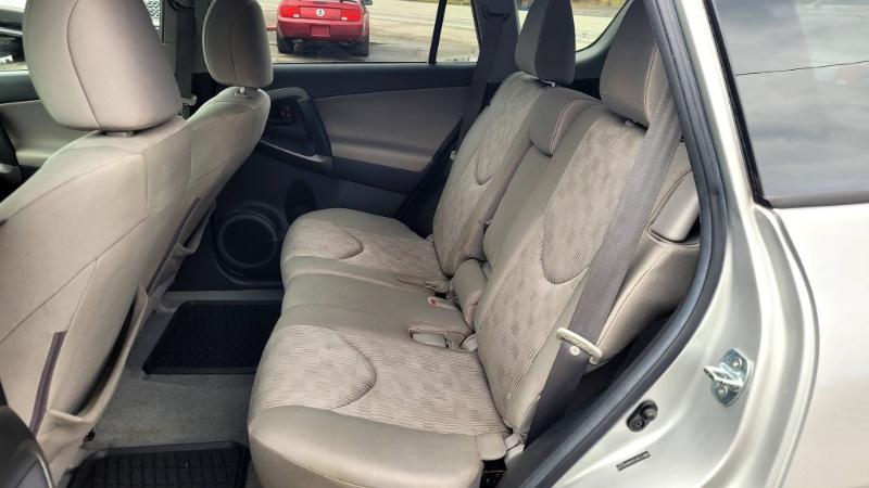 Toyota RAV4 Base I4 4WD 2011