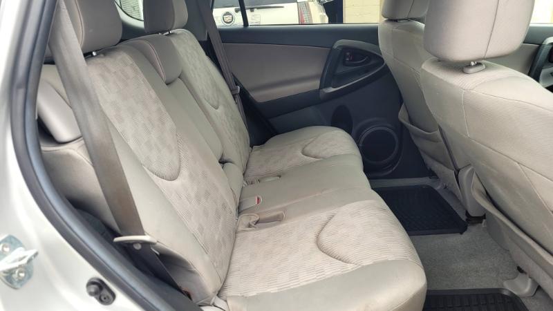 Toyota RAV4 Base I4 4WD 2011