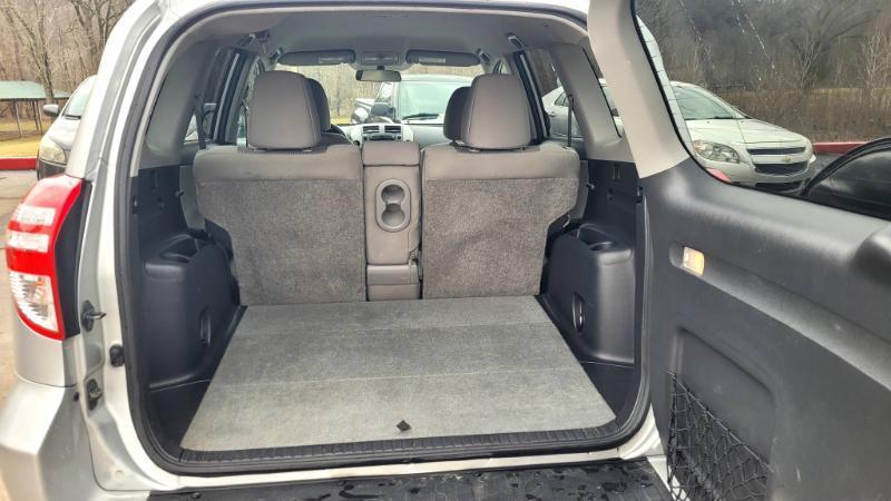 Toyota RAV4 Base I4 4WD 2011