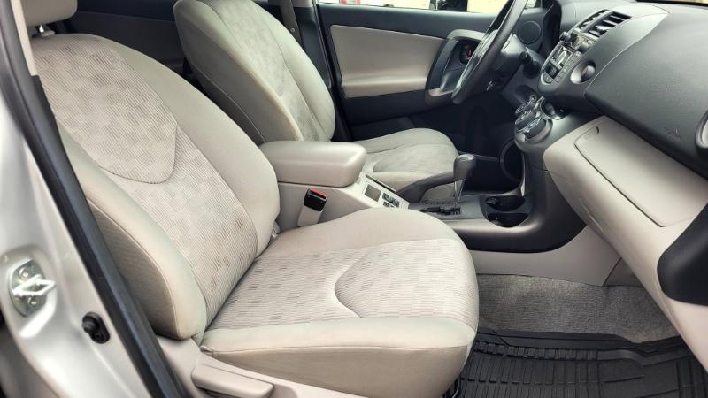 Toyota RAV4 Base I4 4WD 2011