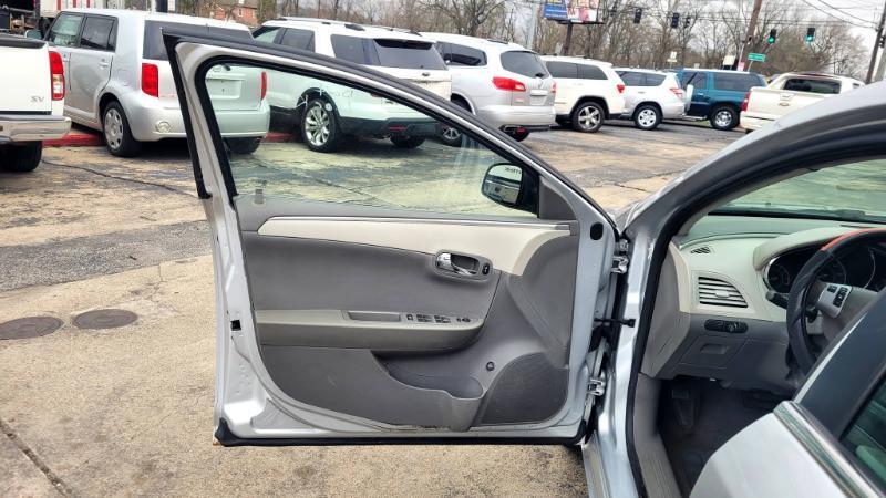 Chevrolet Malibu LS 2012