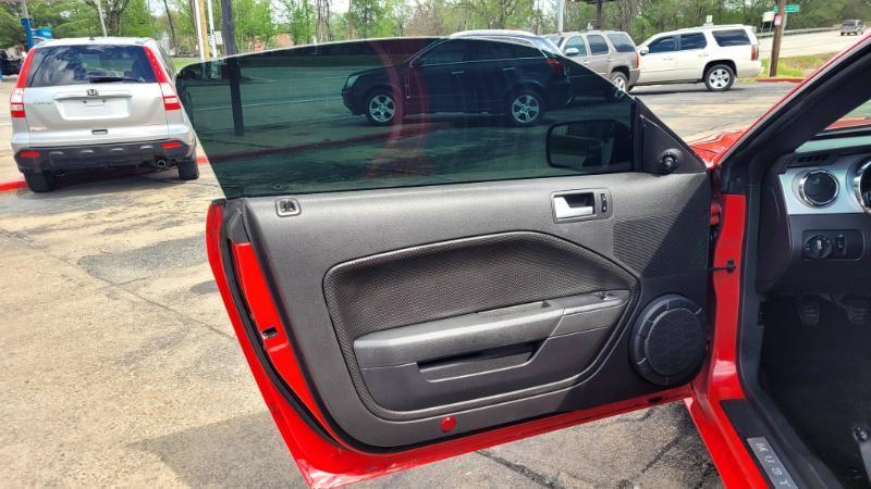Ford Mustang GT Deluxe Coupe 2007