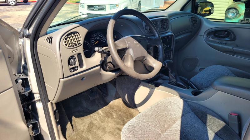 Chevrolet TrailBlazer LS 4WD 2004