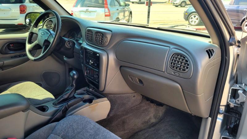 Chevrolet TrailBlazer LS 4WD 2004