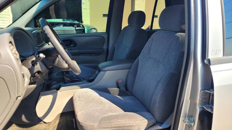 Chevrolet TrailBlazer LS 4WD 2004