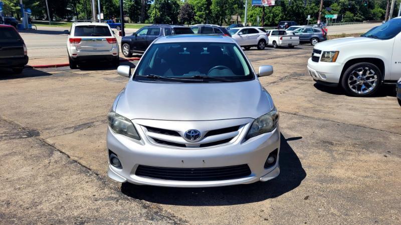 Toyota Corolla LE 4-Speed AT 2012