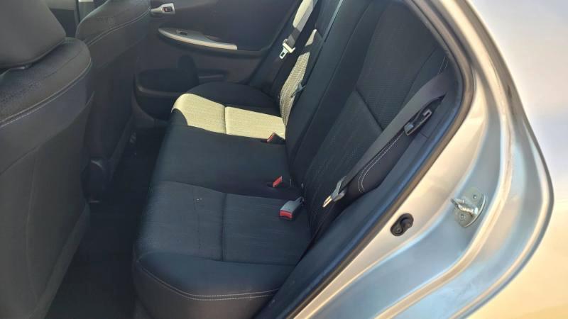 Toyota Corolla LE 4-Speed AT 2012