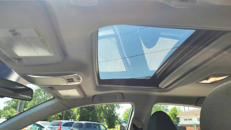 Toyota Corolla LE 4-Speed AT 2012