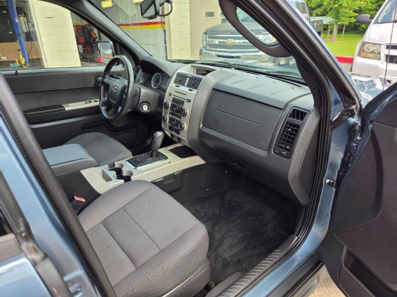 Ford Escape XLT FWD 2012