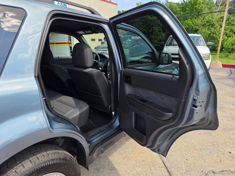 Ford Escape XLT FWD 2012