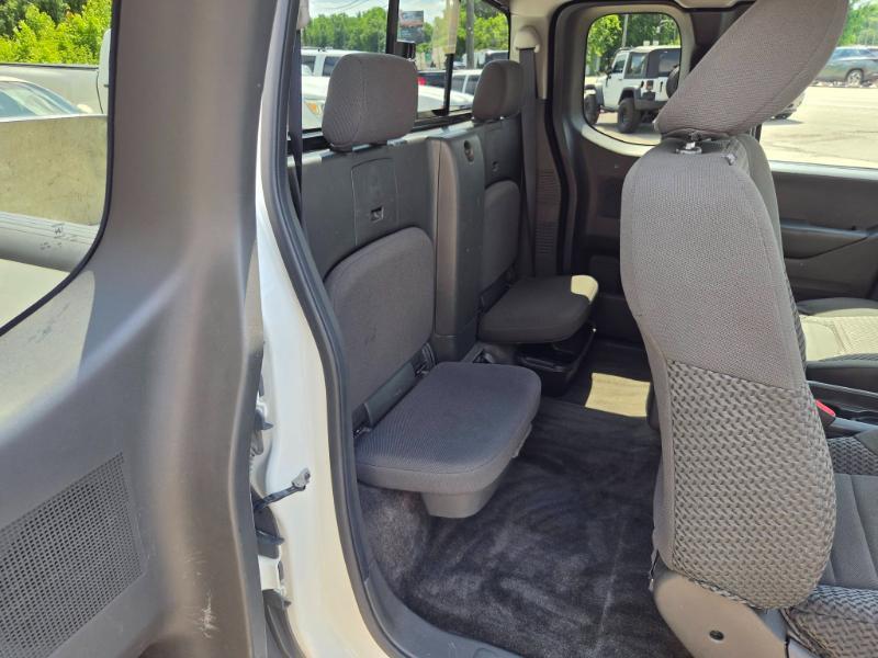 Nissan Frontier SV King Cab I4 5MT 2WD 2018