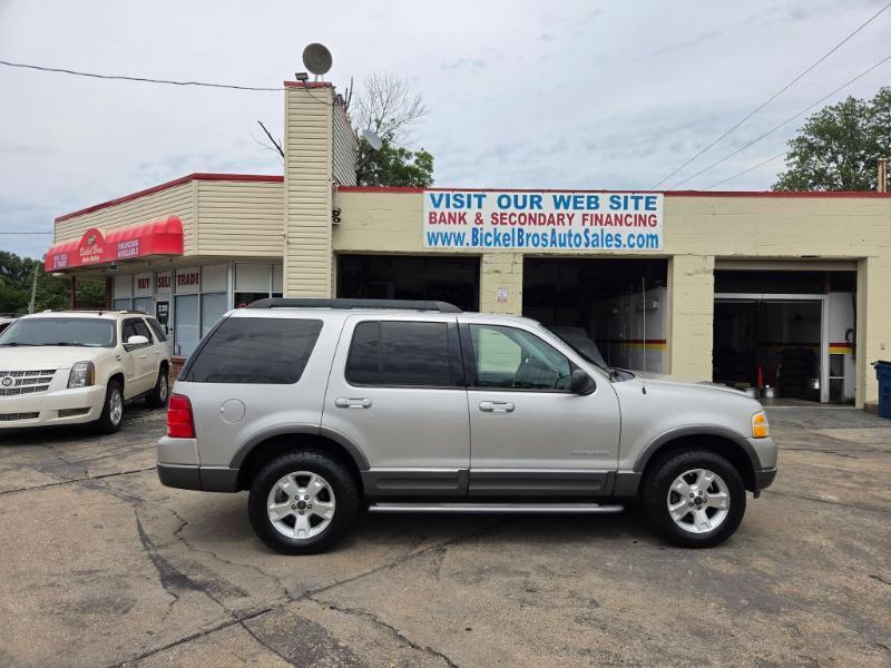 Ford Explorer XLT 4.0L 2WD 2005