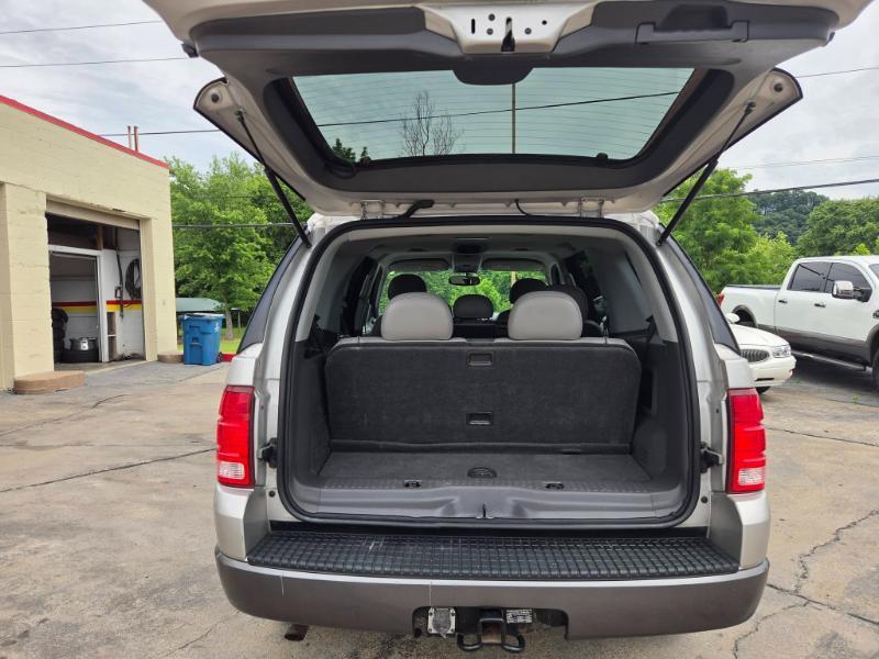Ford Explorer XLT 4.0L 2WD 2005