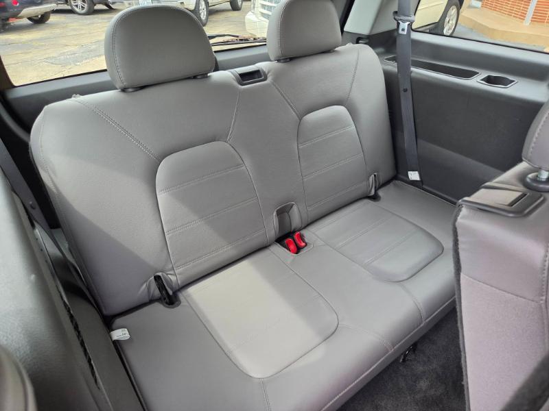Ford Explorer XLT 4.0L 2WD 2005