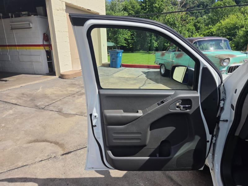 Nissan Frontier SV King Cab I4 5AT 2WD 2019