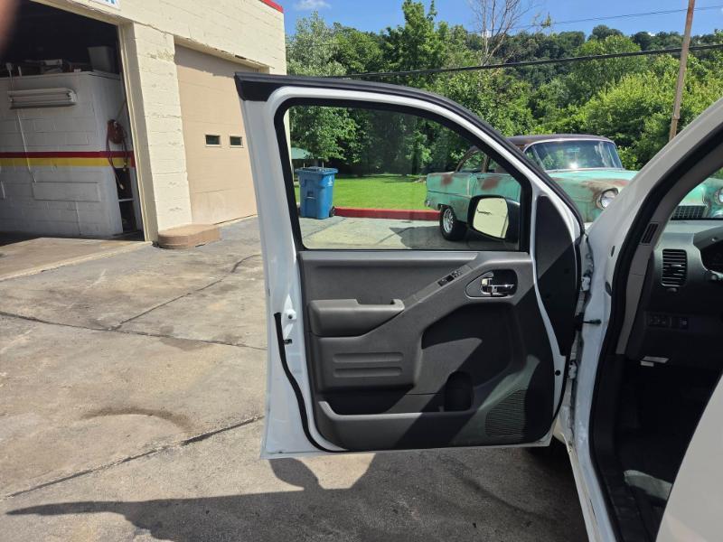 Nissan Frontier SV King Cab I4 5AT 2WD 2019
