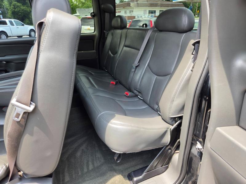 Chevrolet Silverado 1500 Work Truck Ext. Cab Long Bed 2WD 2006