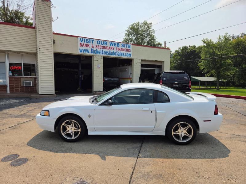 Ford Mustang GT Coupe 1999
