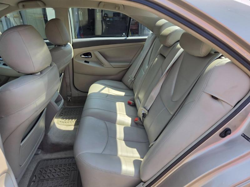 Toyota Camry LE 5-Spd AT 2009