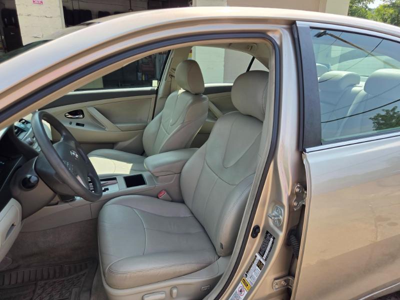 Toyota Camry LE 5-Spd AT 2009