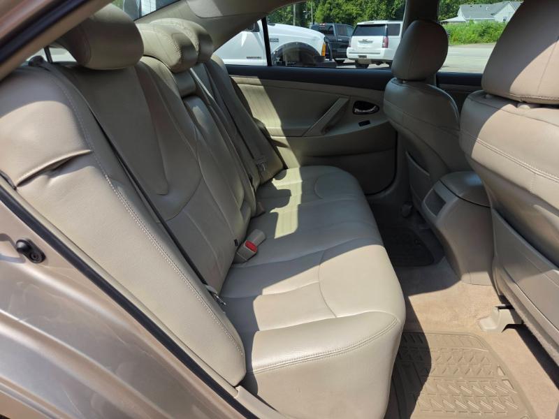Toyota Camry LE 5-Spd AT 2009