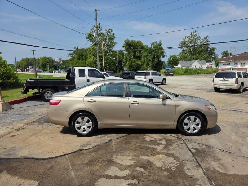 Toyota Camry LE 5-Spd AT 2009