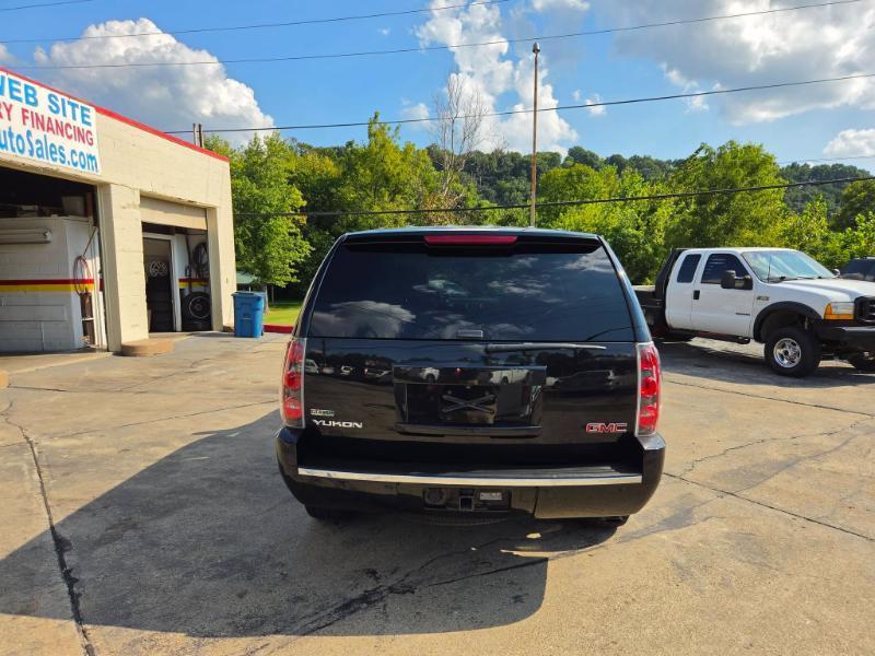 GMC Yukon Denali 4WD 2012