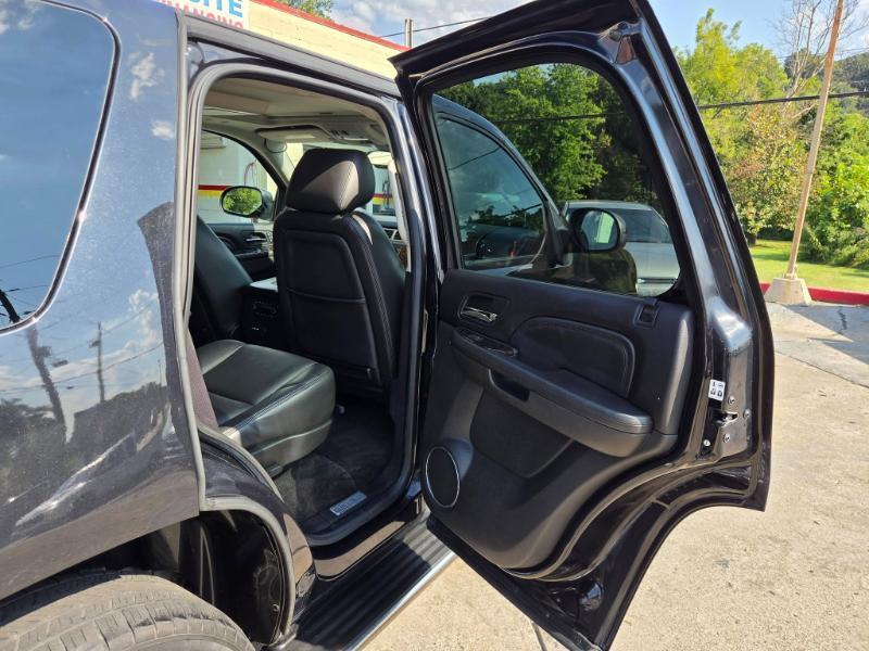 GMC Yukon Denali 4WD 2012