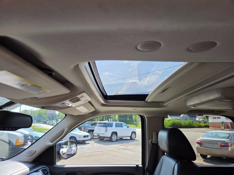 GMC Yukon Denali 4WD 2012