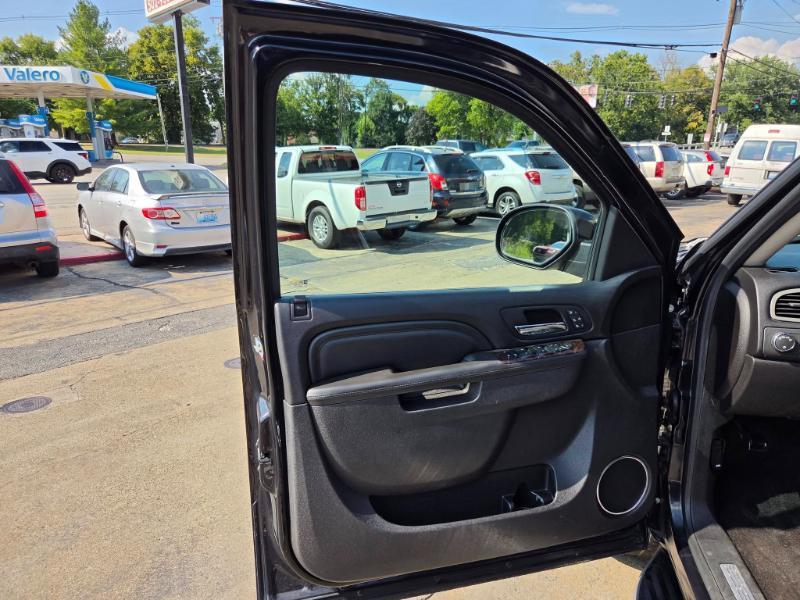 GMC Yukon Denali 4WD 2012