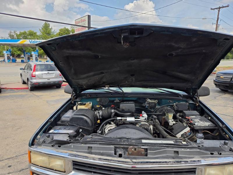 Chevrolet Tahoe 4-Door 4WD 1996