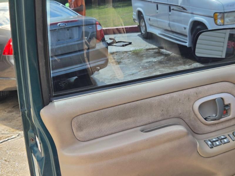 Chevrolet Tahoe 4-Door 4WD 1996