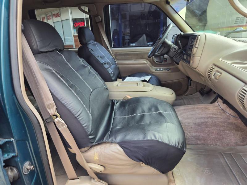 Chevrolet Tahoe 4-Door 4WD 1996