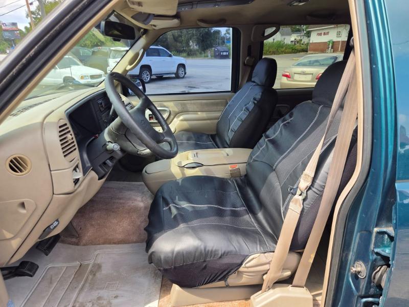 Chevrolet Tahoe 4-Door 4WD 1996