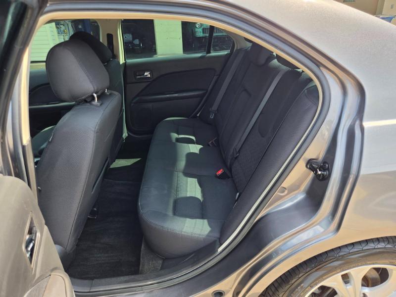 Ford Fusion SE 2012