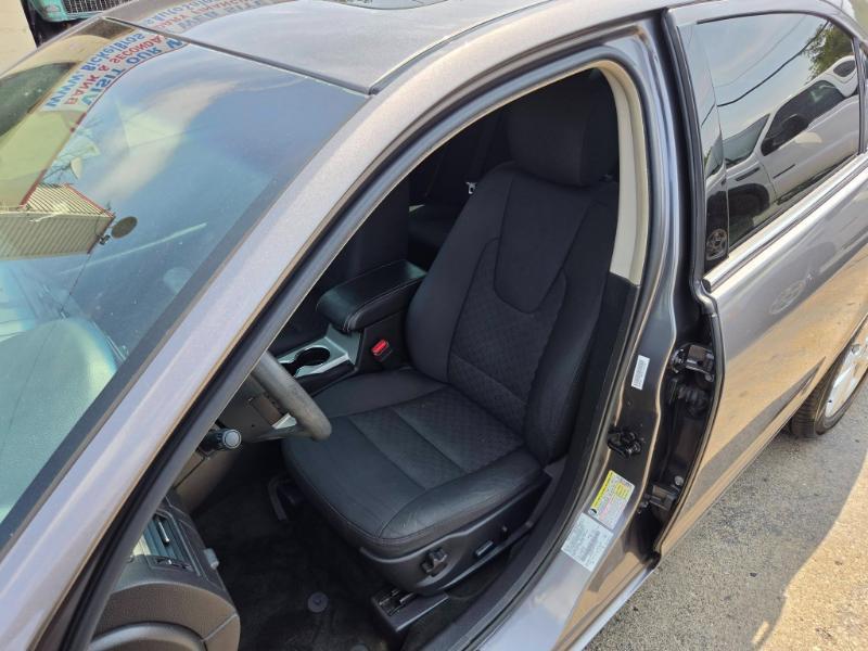 Ford Fusion SE 2012